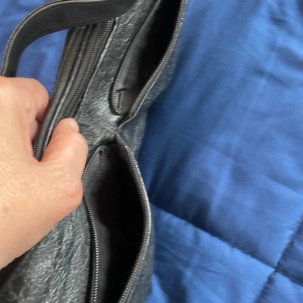 Great American Leather Works Black Purse/Hobo/Bag Imprinted Floral Pattern - Picture 10 of 10